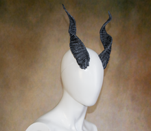 Load image into Gallery viewer, Lightweight Costume Spiral Tav Tiefling Horns