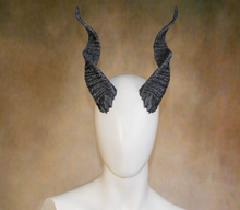 Load image into Gallery viewer, Lightweight Costume Spiral Tav Tiefling Horns