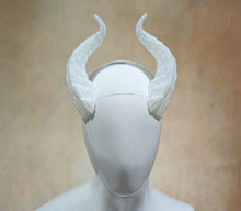 Load image into Gallery viewer, Lightweight Costume Natural Dragon Horns