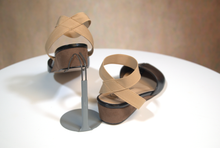 Load image into Gallery viewer, Base Tabi Hoof Shoes