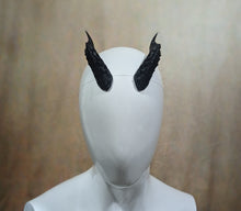 Load image into Gallery viewer, Lightweight Costume Spikey Boi Horns