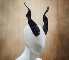 Load image into Gallery viewer, Lightweight Costume Spiral Tav Tiefling Horns