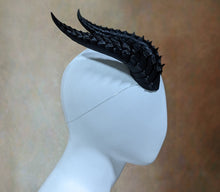 Load image into Gallery viewer, Lightweight Costume Spikey Boi Horns