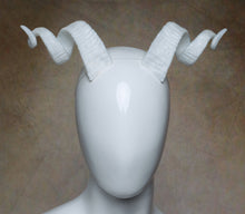 Load image into Gallery viewer, Lightweight Fearne Horns
